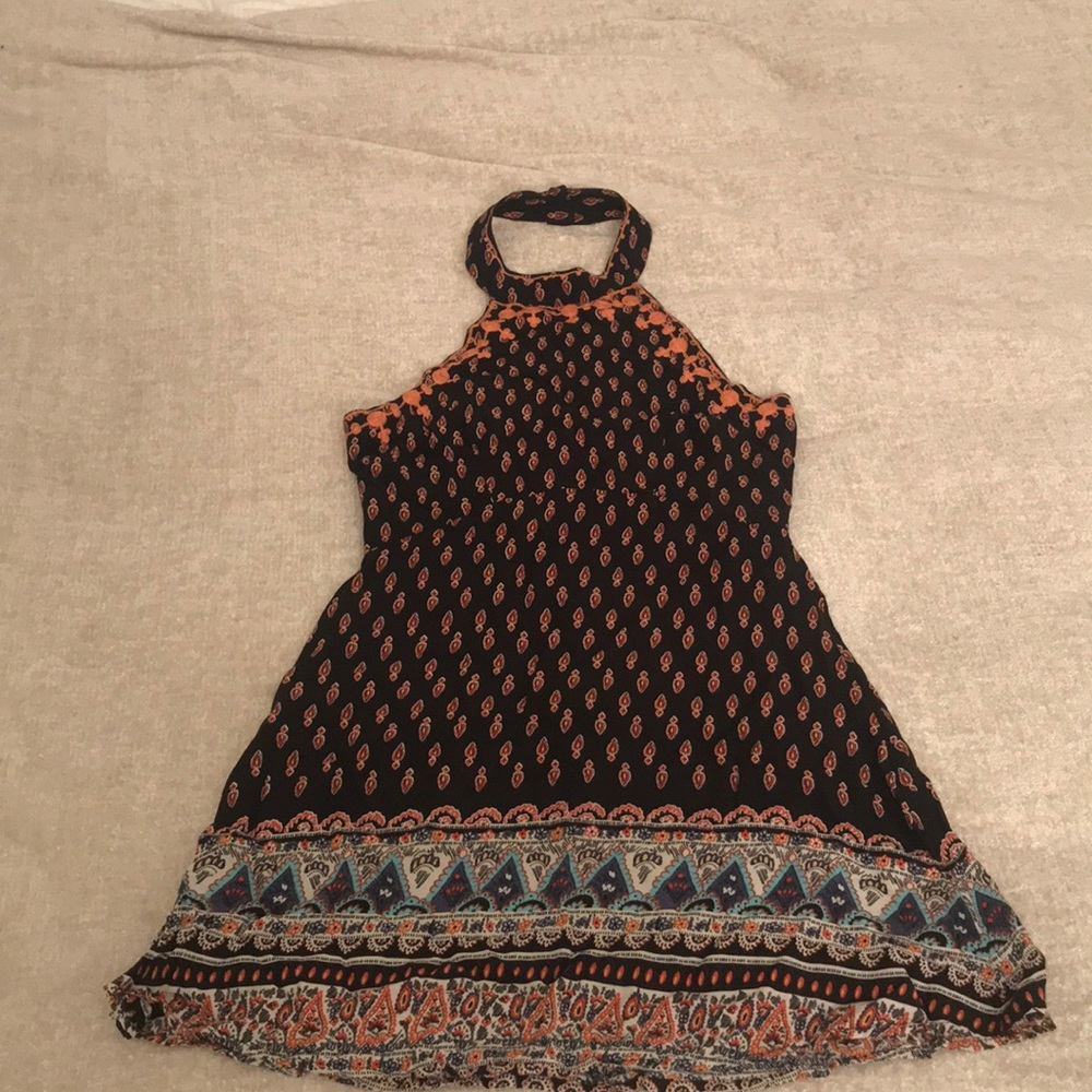 Beach dress/cover up, a bit too short for me (5’7)